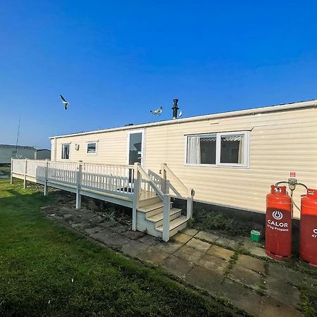 Dog Friendly Caravan With Large Decking Near Heacham Beach, Ref 21052H Exterior photo